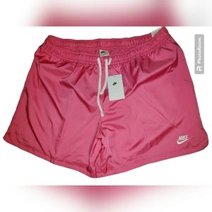 NWT Mens Nike Woven Shorts